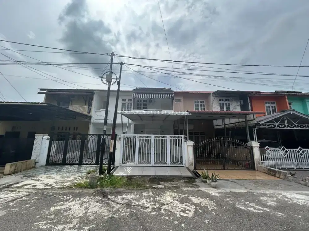 Townhouse di Komplek Griya Wisata Indah