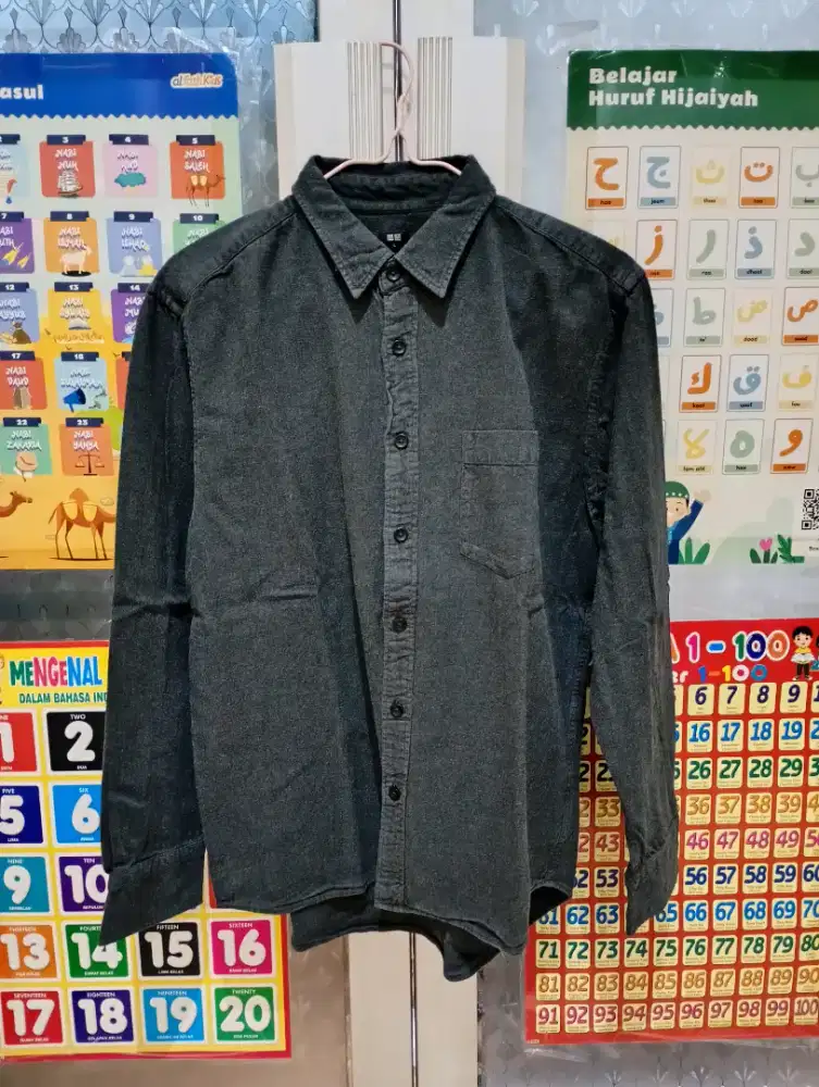 Kemeja Uniqlo Original size L warna Abu