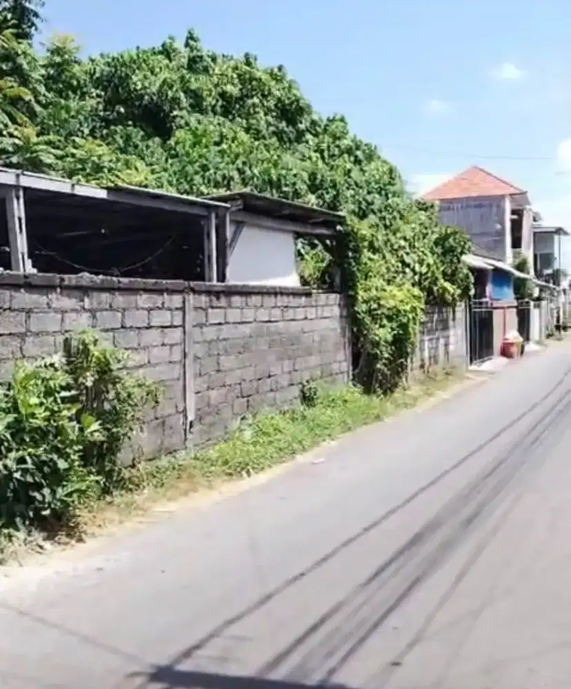 Jual tanah 1,8 are bisa ambil 1 are di Jl Pulau Moyo Densel Bali