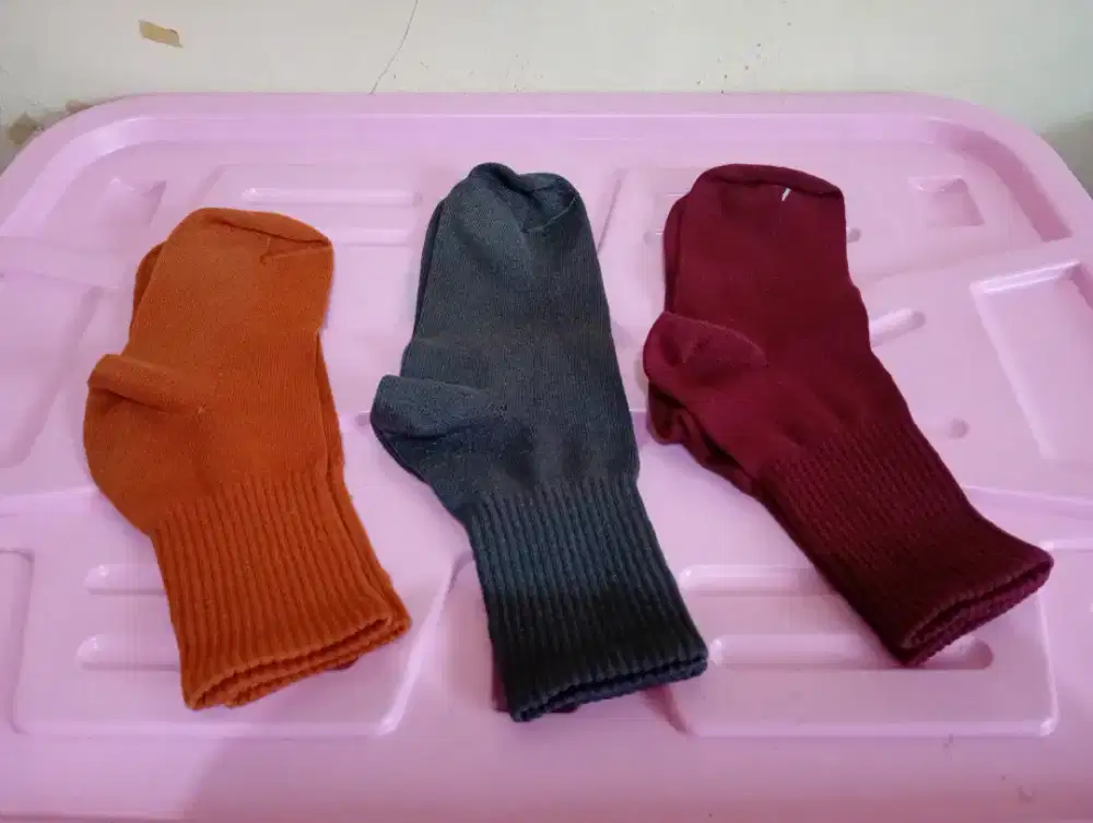 3 pasang kaos kaki Erigo All Size bonus 2 pasang kaos kaki jari