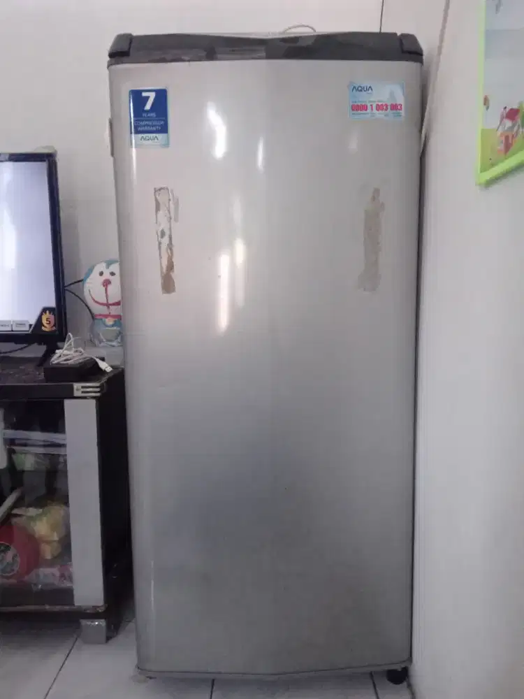 Kulkas 1 Pintu Merk Aqua (Bekas Rasa Baru)