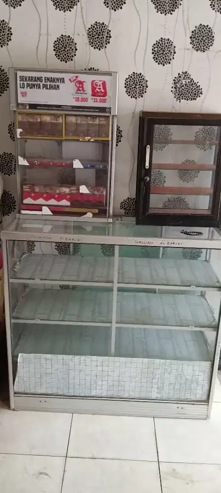 Dijual 2 Etelasi rokok, etelasi bdiri murah