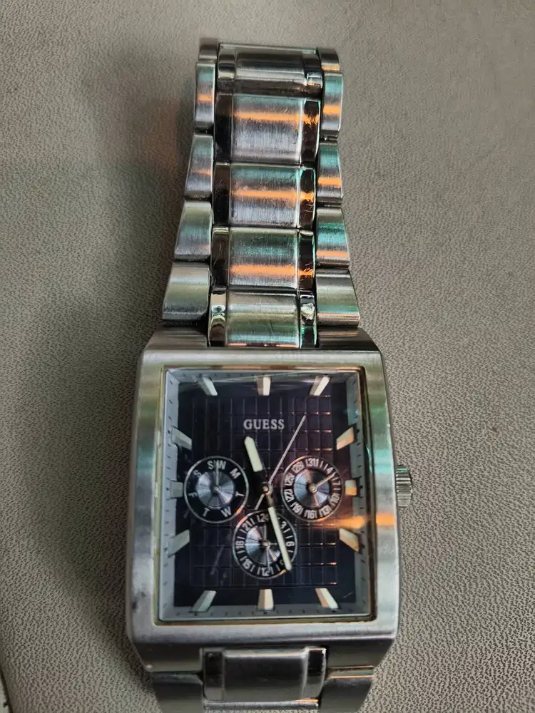 Dijual jam tangan pria Guess asli