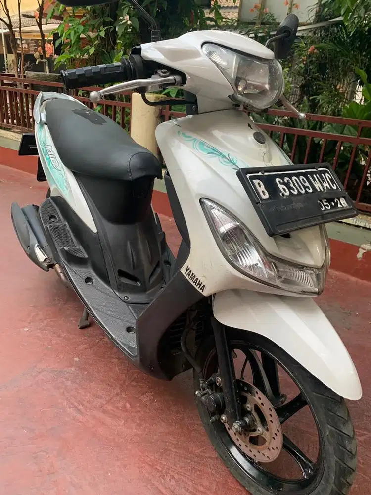 Mio Smile karbu warna putih 2012