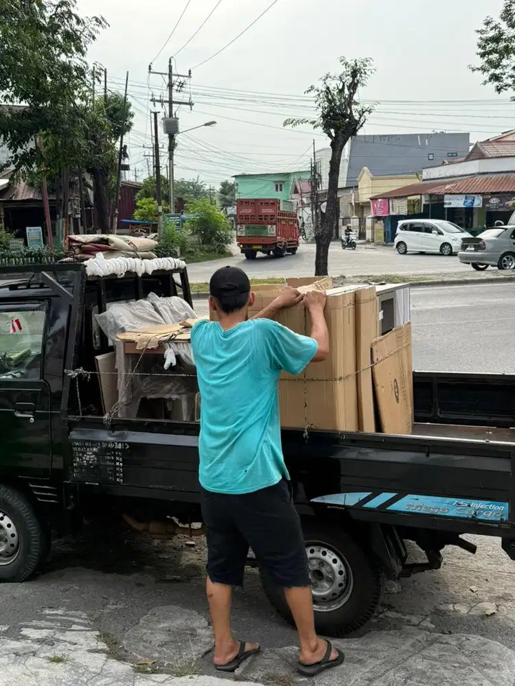 Dicari Cepat 1 Orang Supir Angkat Barang Sim A untuk di Toko