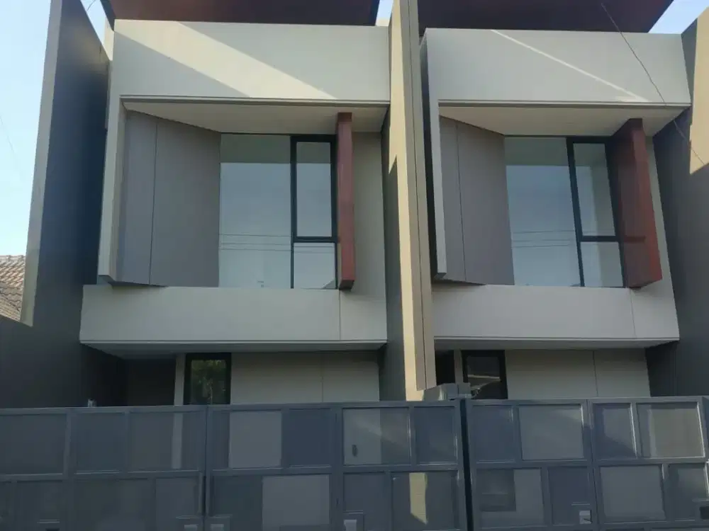 SUTOREJO PRIMA INDAH UTARA  RUMAH BARU GRESS  READY SIAP HUNI DIBAWAH 2M