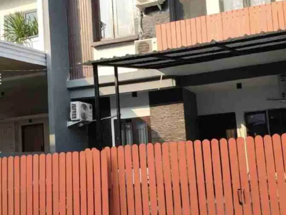 RUMAH CANTIK SEMI FURNISH DI KENCANA LOKA, BSD TANGSEL
