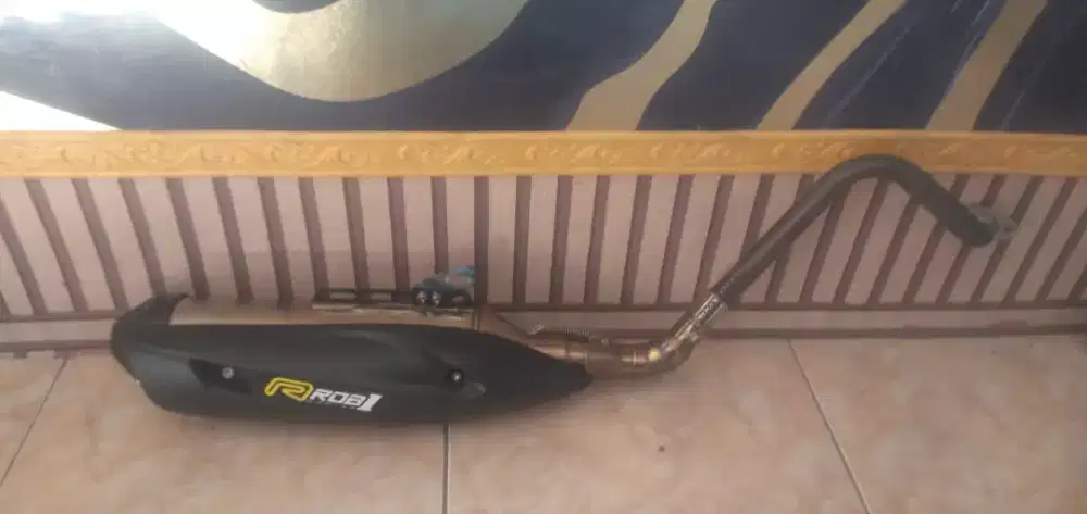 Kenalpot racing ROB1 untuk PCX 150