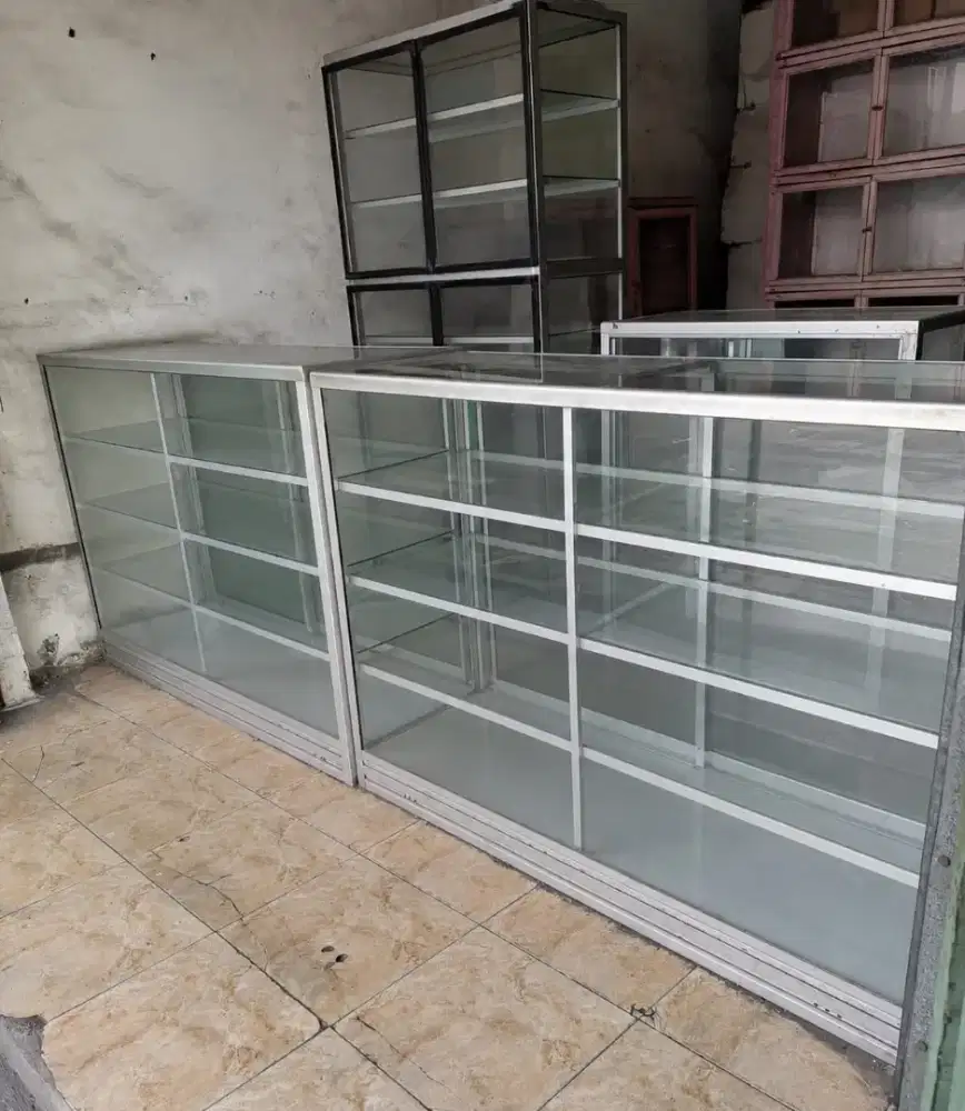 Etalase bekas murah