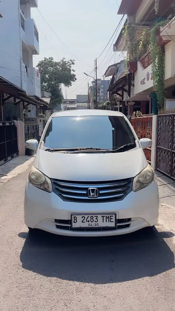 Jual Honda Freed 2010
