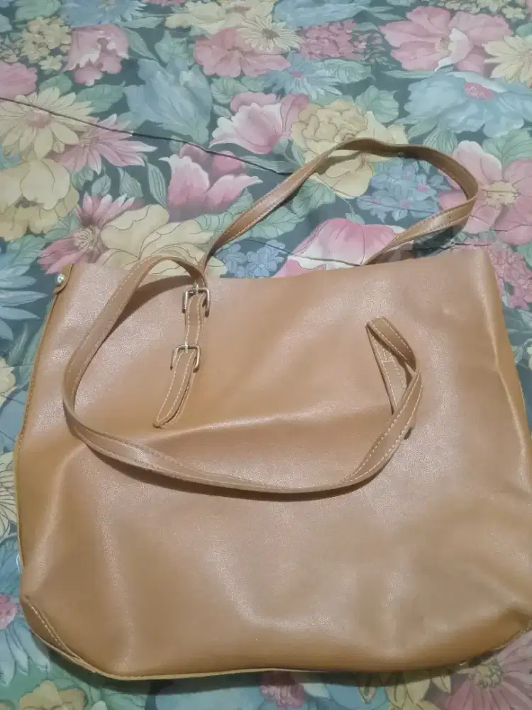 Di jual tas bahu wanita