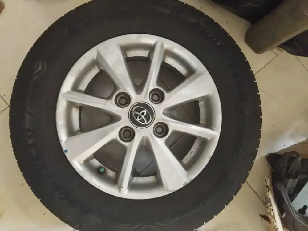 Velg Toyota & Ban Ex Avanza Ori