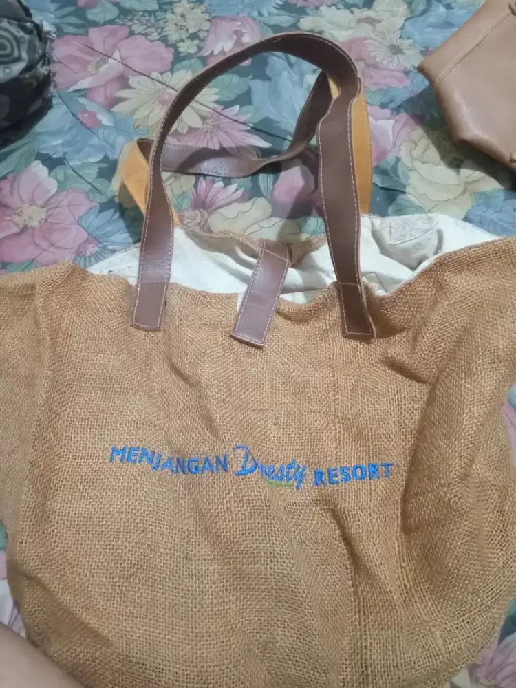Di jual tas baju wanita