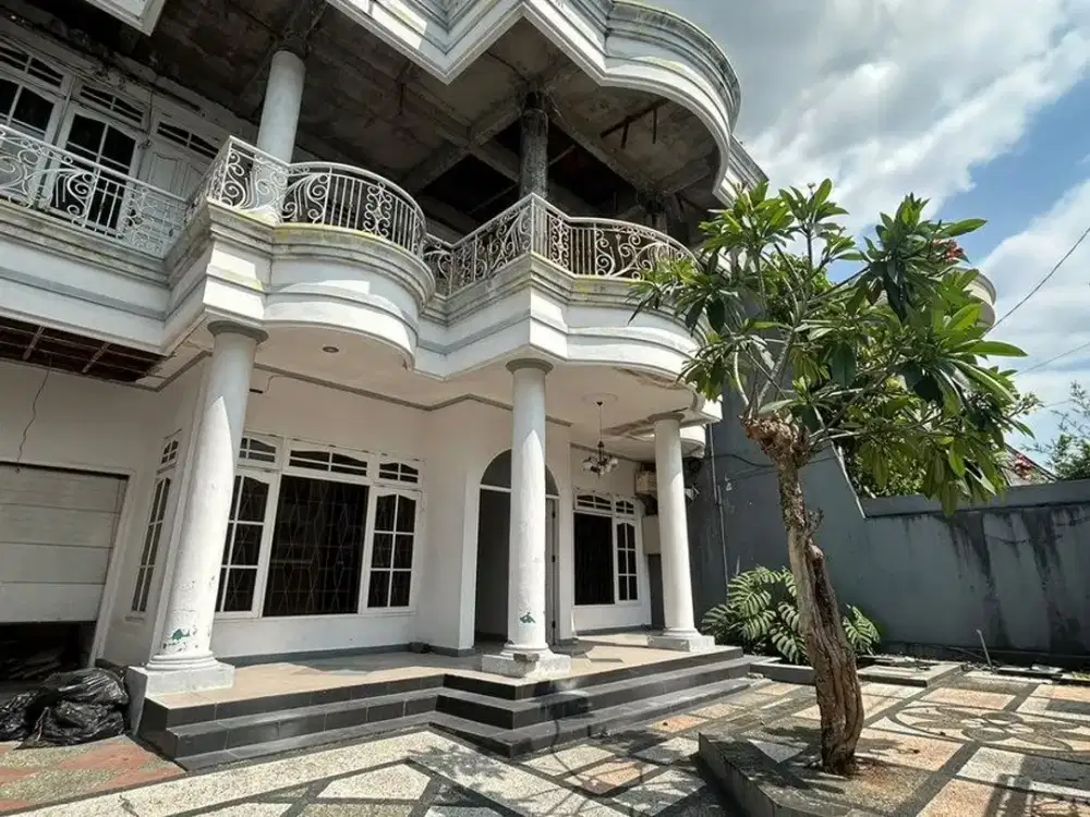 SPACIOUS HOUSE FOR SALE – | PEMOGAN, DENPASAR SELATAN.