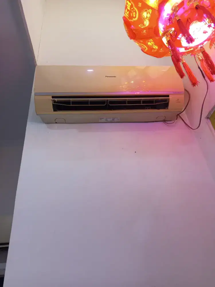 Jual cepat AC 1/2 pk bekas pake pribadi pindahan rumah