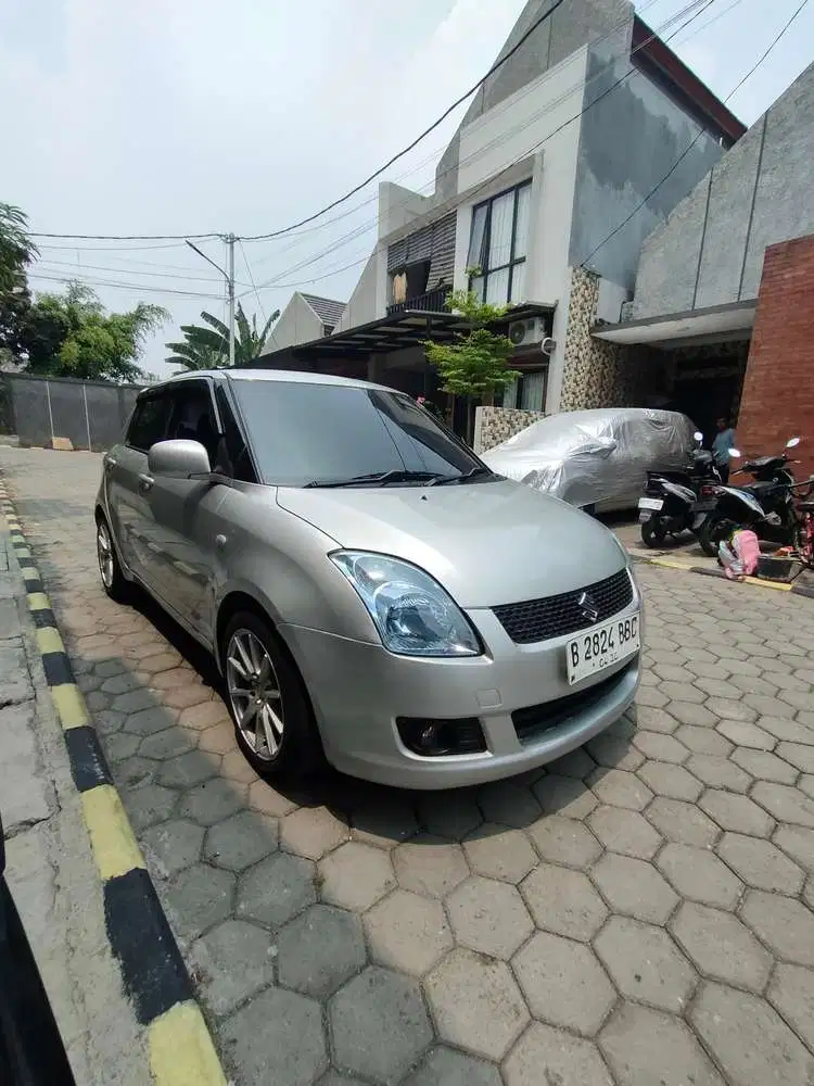 Suzuki Swift 2010 Bensin