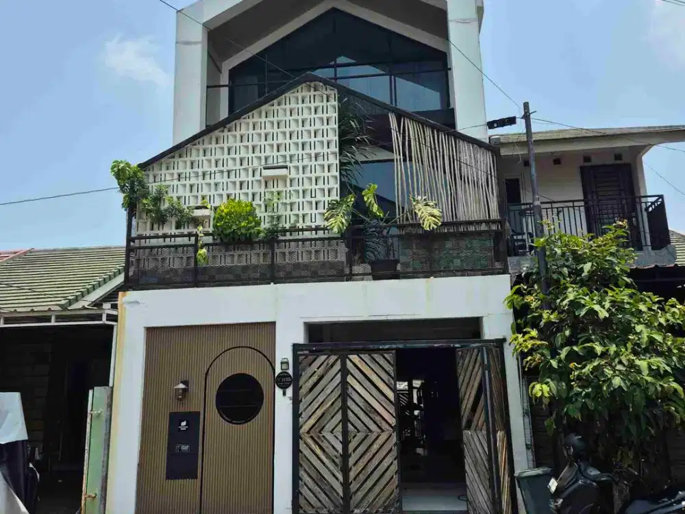 DIJUAL RUMAH 3 LANTAI FULL FURNISH DI KGV 1 TELUKJAMBE TIMUR KARAWANG