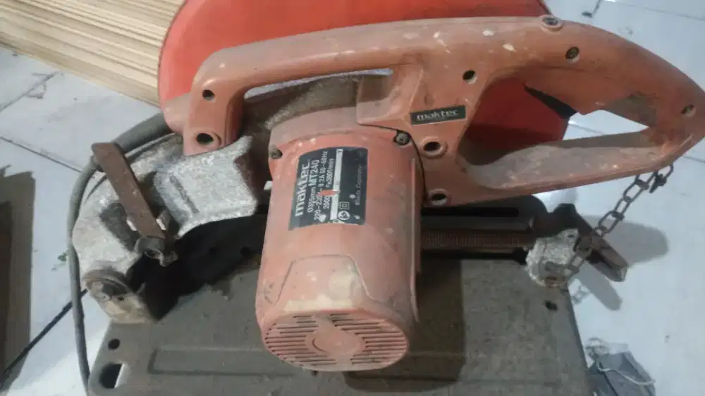 Alat potong besi merk maktec by makita
