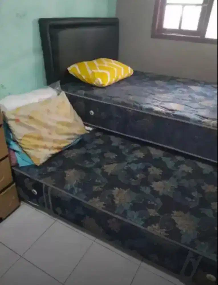 Springbed masih bagus atas bawah
