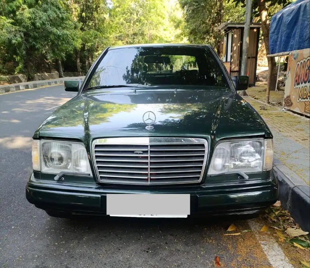 Mercedes Benz CE300 1992 Green on Green jual bu Mercy Boxer 1991/1993