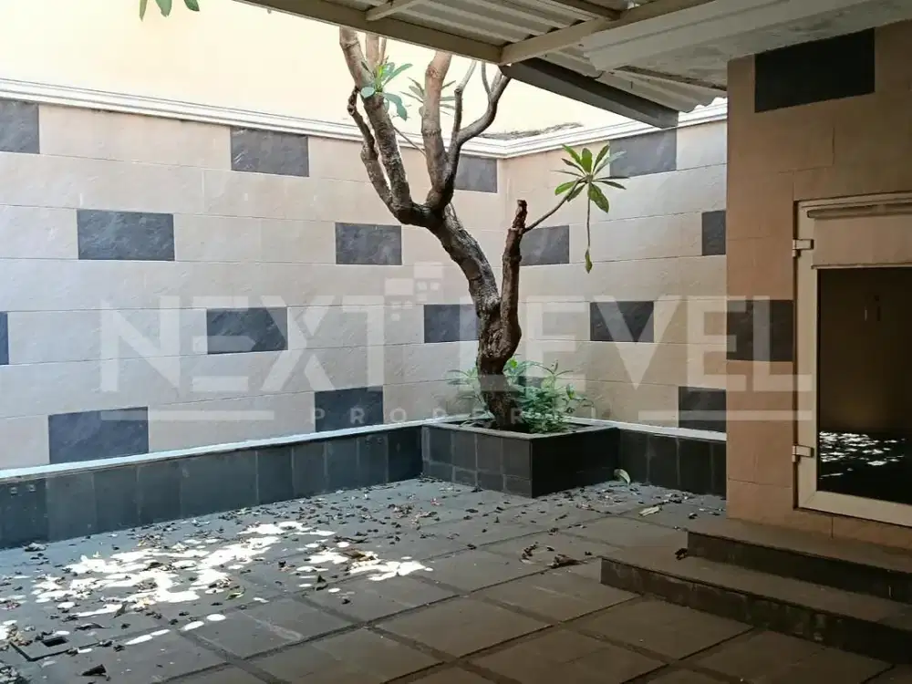 Dijual cepat rumah hitung tanah di graha family Surabaya barat
