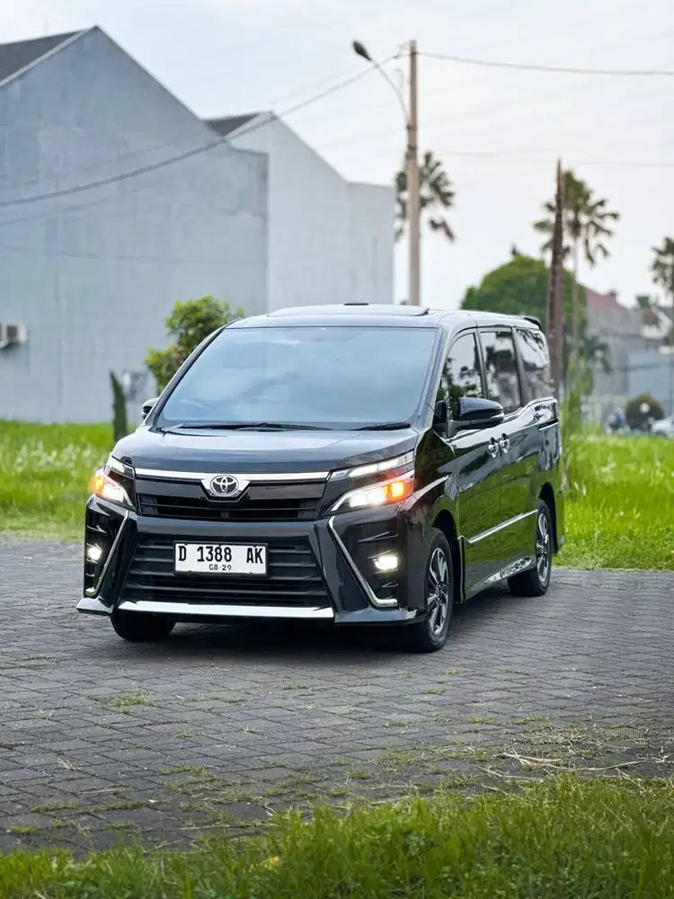 TOYOTA VOXY 2019 - KM 61.OOO
