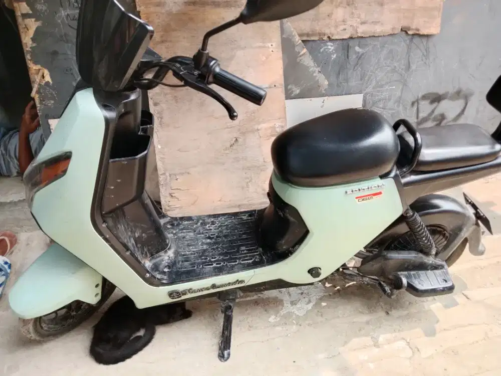 Sepeda listrik merk Uwinfly D60