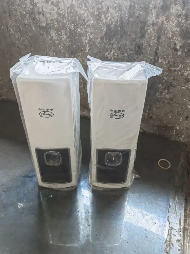Aerosol Dispenser Otomatis Pengharum Ruangan FORGE  Aerosol