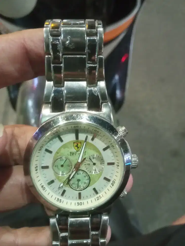 Jam tangan pria