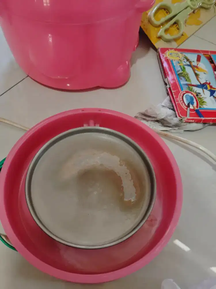 Bekas. Pemanas botol susu