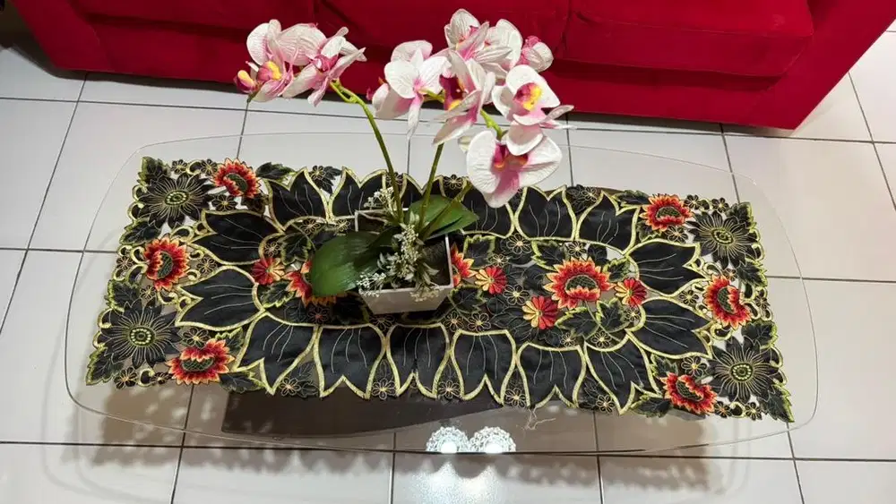 Meja tamu kaca kayu