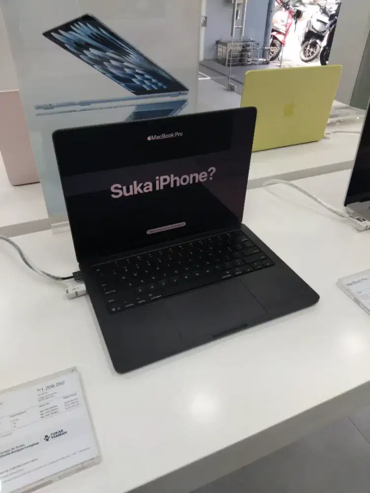Promo Cicilan Ringan Macbook Pro 14 inch Bunga Rendah Tejor Panjang