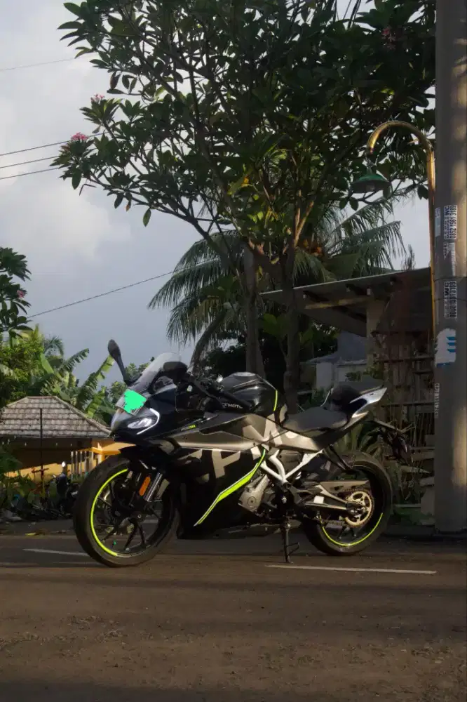 DIJUAL Motor CFMOTO 250 SR
