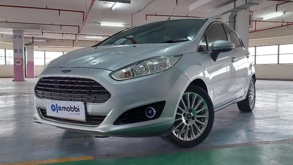 DP MURAH Ford Fiesta 1.5 S Bensin-AT 2014 Silver CWMZB