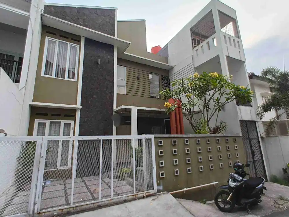 Rumah 2 Lantai Harga di bawah Pasar dekat pemkot Cimahi
