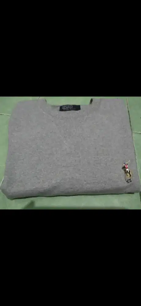 Crewneck Polo size L/XL kondisi 95%