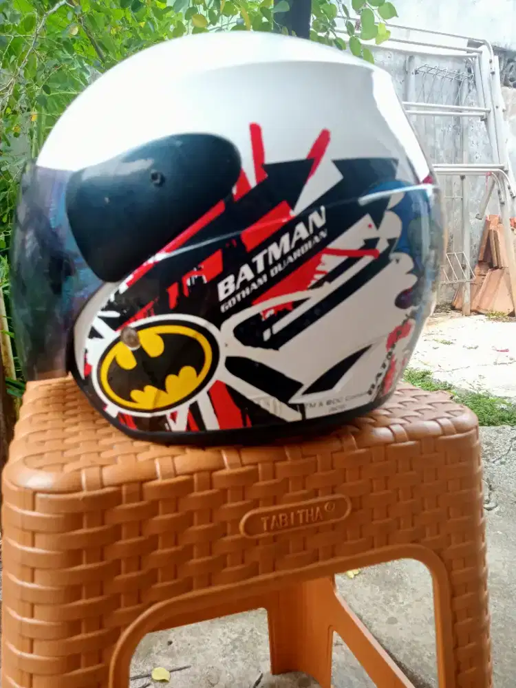Helm GM anak gambar Batman