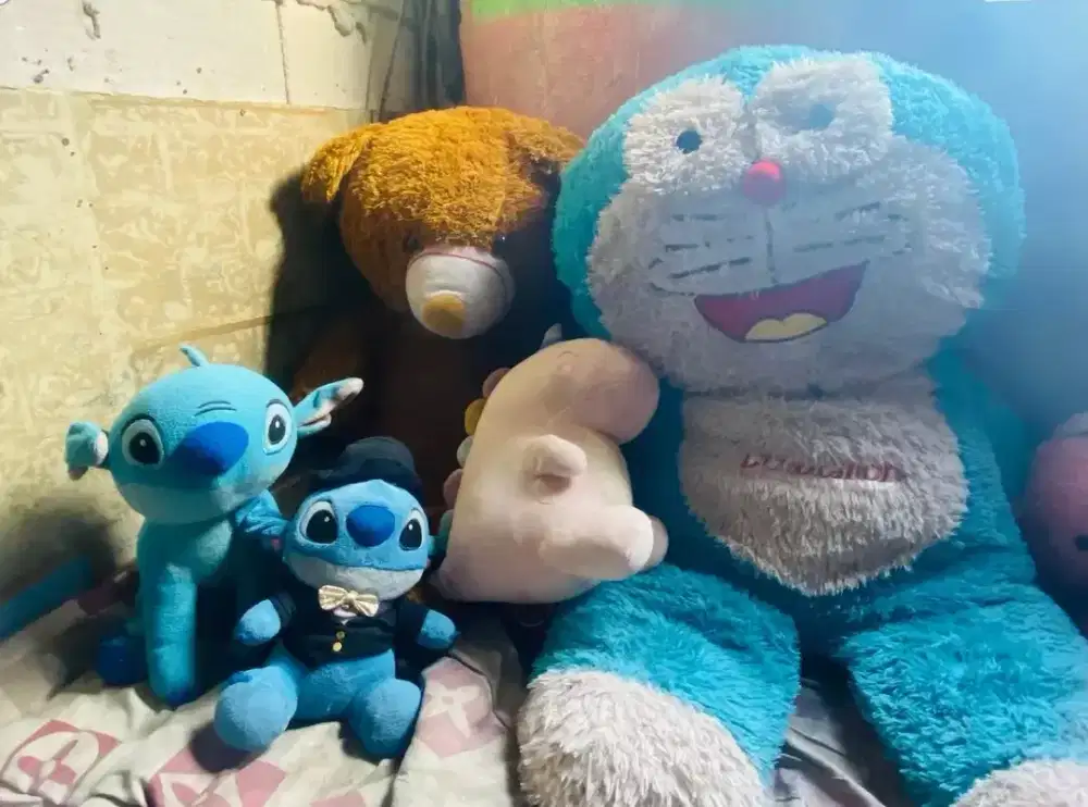 Boneka beruang ,doraemon