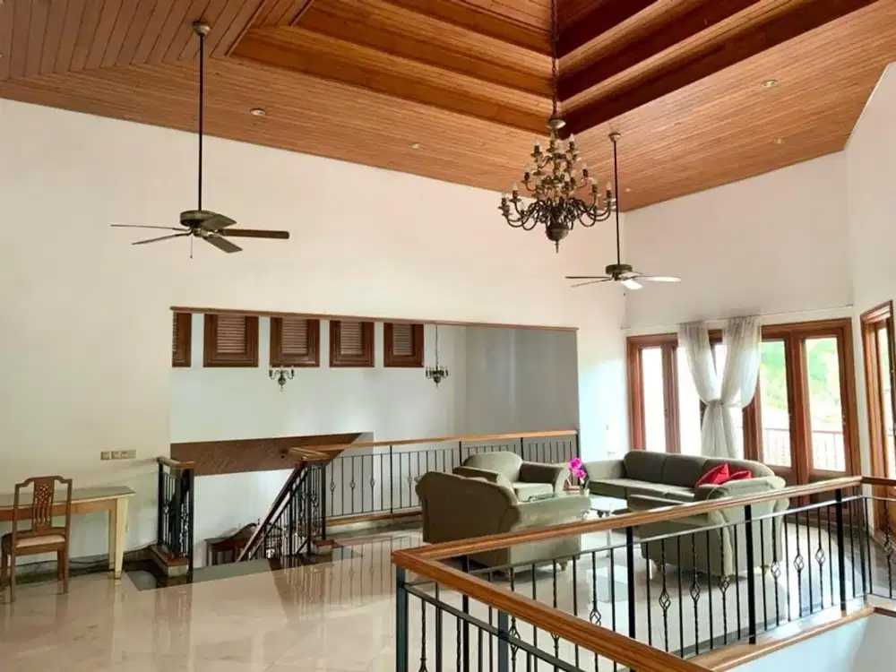 LT 969 M²! MUTIARA HOUSE 3 LANTAI + POOL