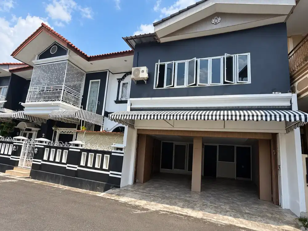 RUMAH MEWAH DALAM KOMPLEK DEKAT TOL AREA TANJUNG BARAT JAKARTA SELATAN