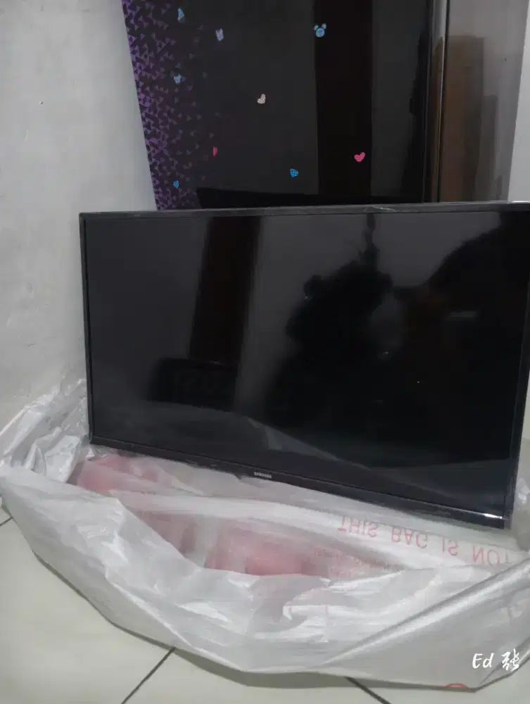 Televisi samsung LCD Digital 32 inch