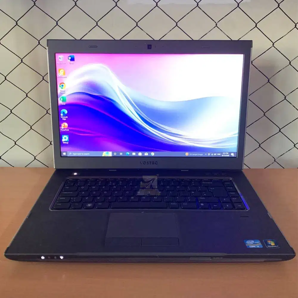 Dell Vostro 3560 Intel Core i3-2370M | RAM 8GB | SSD 128GB Intel HD