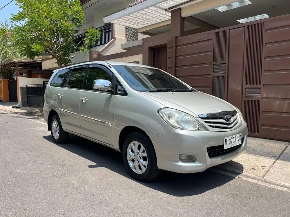 Innova G 2010 Bensin
