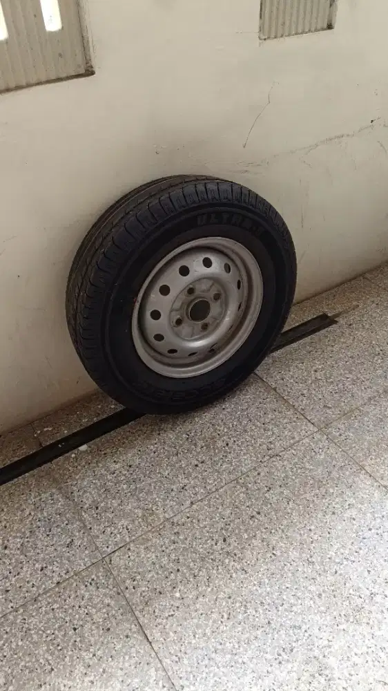 Velg futura lubang 4