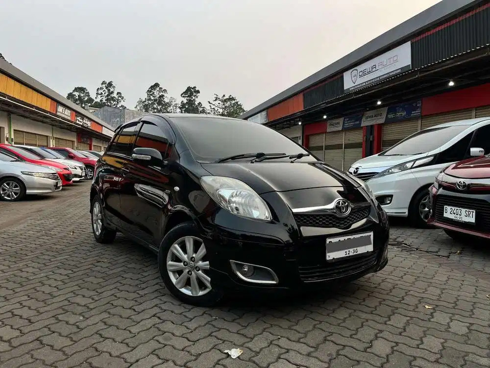 Toyota Yaris E At 2011 DP 5 JT!!!