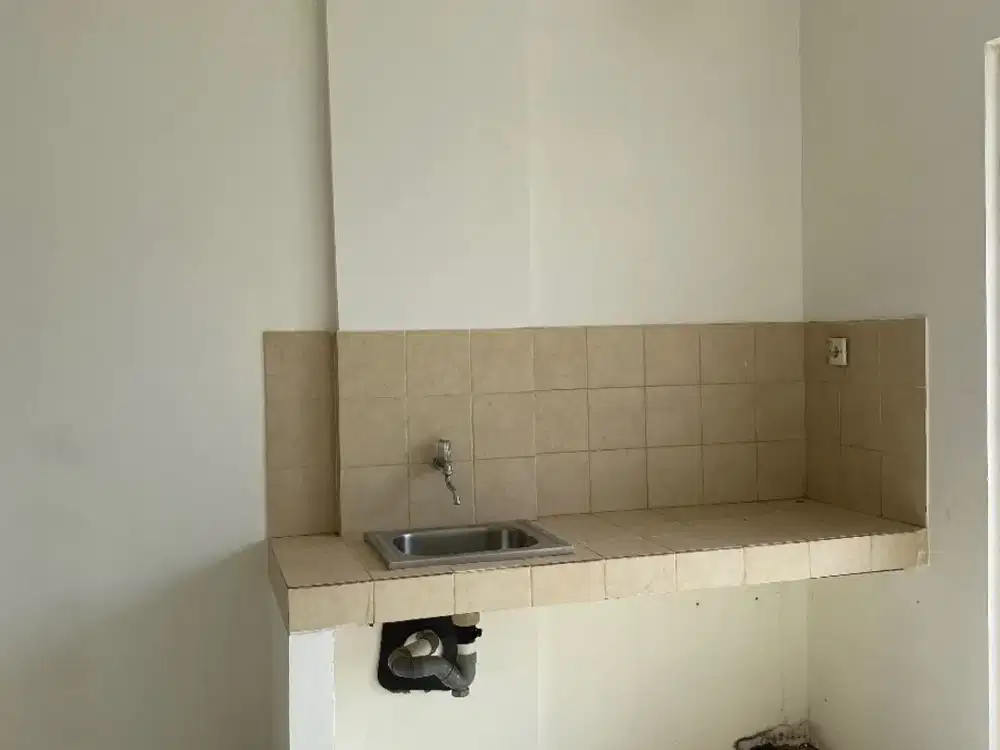 2kamar unfurnish view pool lantai rendah Apt.Mediterania garden res 2 Tanjung Duren