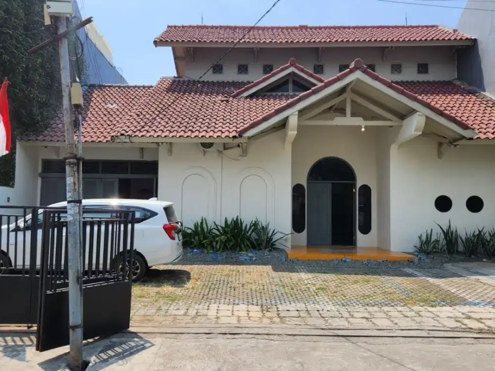 FOR RENT RUMAH SIAP HUNI COCOK UNTUK SILENT OFFICE DI AREA RADIO DALAM KEBAYORAN BARU JAKARTA SELATAN