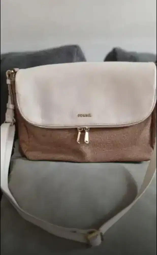 Tas merek Fossil