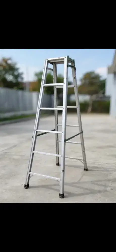 Tangga Aluminium Lipat 2 !