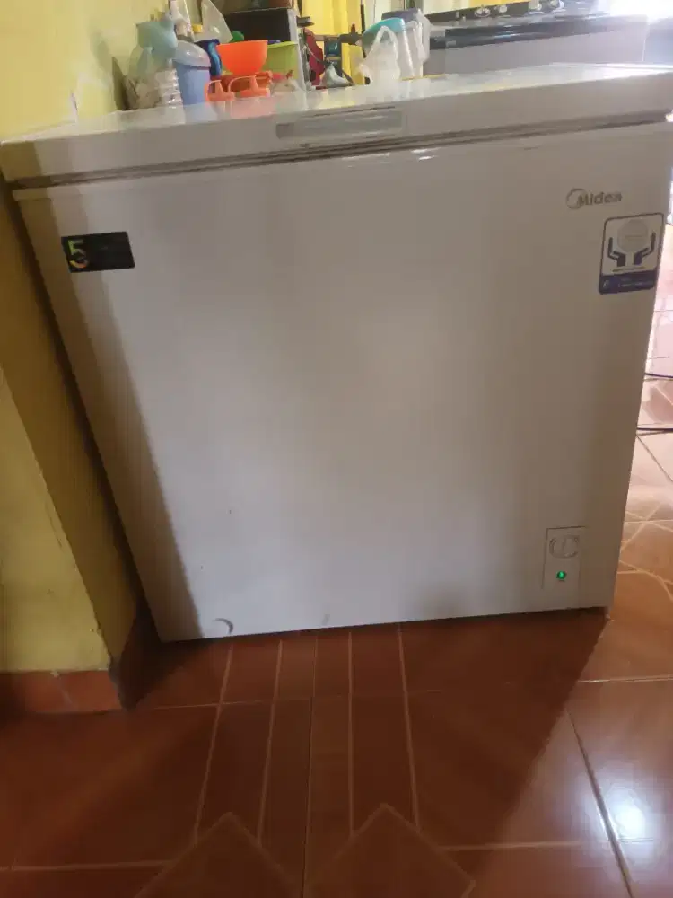 Box freezer midea